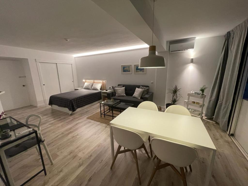 Apartamento C Y L Torremolinos Bagian luar foto