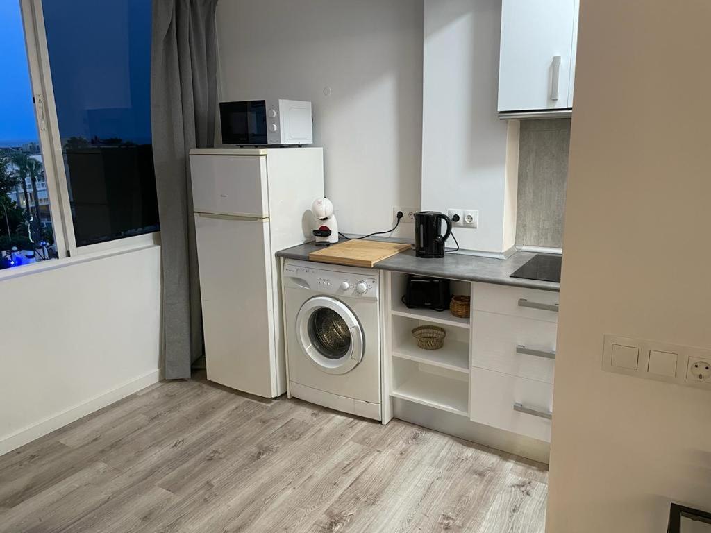 Apartamento C Y L Torremolinos Bagian luar foto